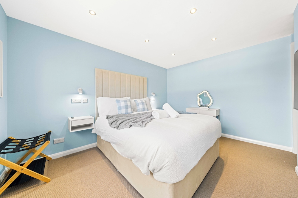 Modern 3Bed Home Next To Glasgow Airport