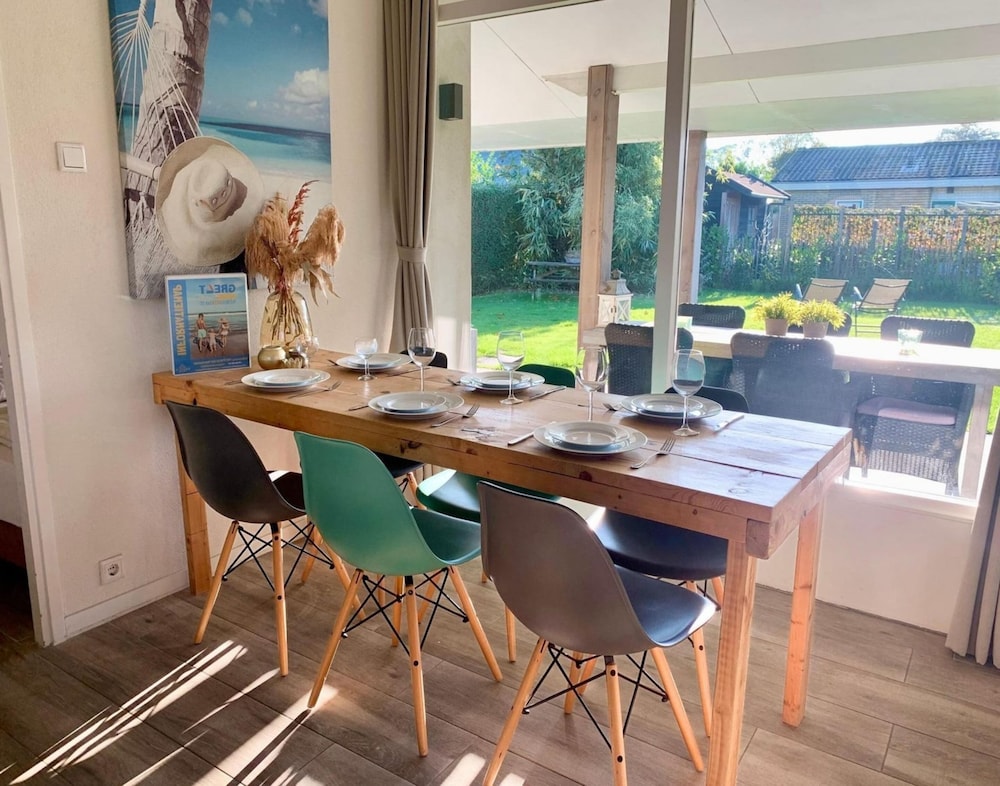Bungalow in Sint Maartenszee With Veranda