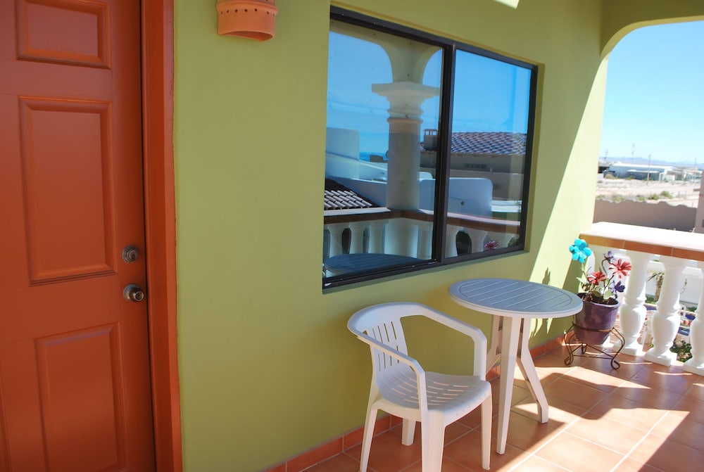 Casa de los Perros by Kivoya
