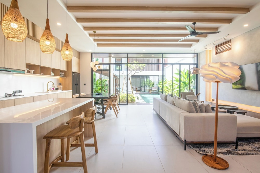 Elegant 3BR Escape Canggu AC 5min Shore