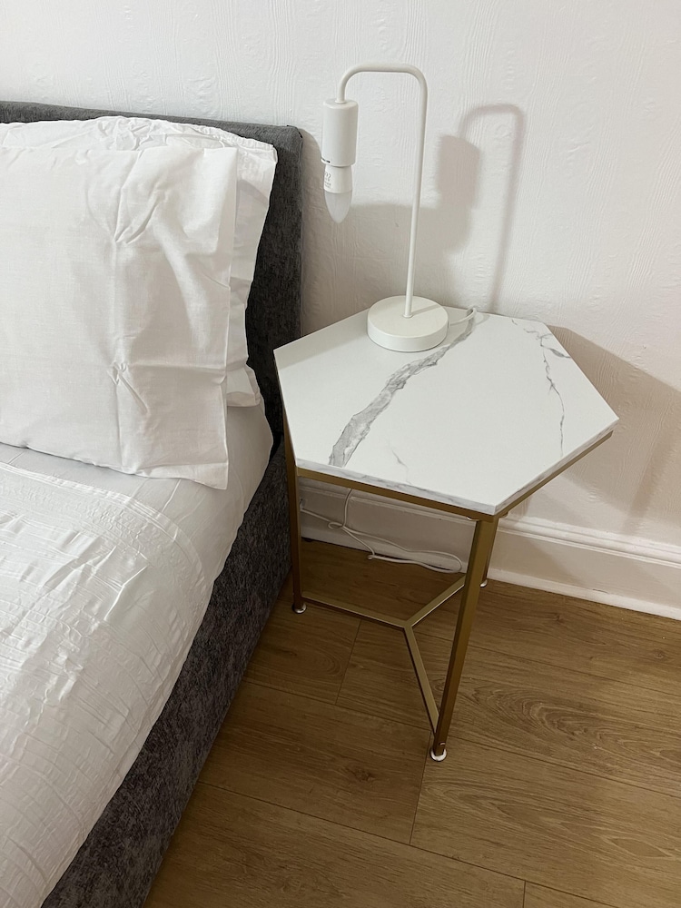 Apartment in Leicester- Doublebed-citycentre-wifi view 3