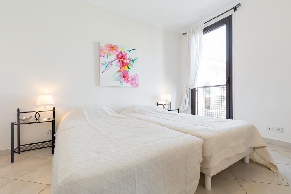 Modern 3 Bedroom 3 Bathroom Apartment for Rent Near Cannes Old Town Walking Distance to Palais - 2000