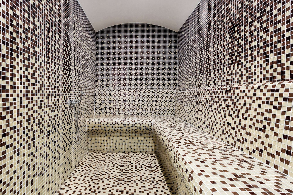 Ramada by Wyndham İstanbul Ümraniye - Image 35