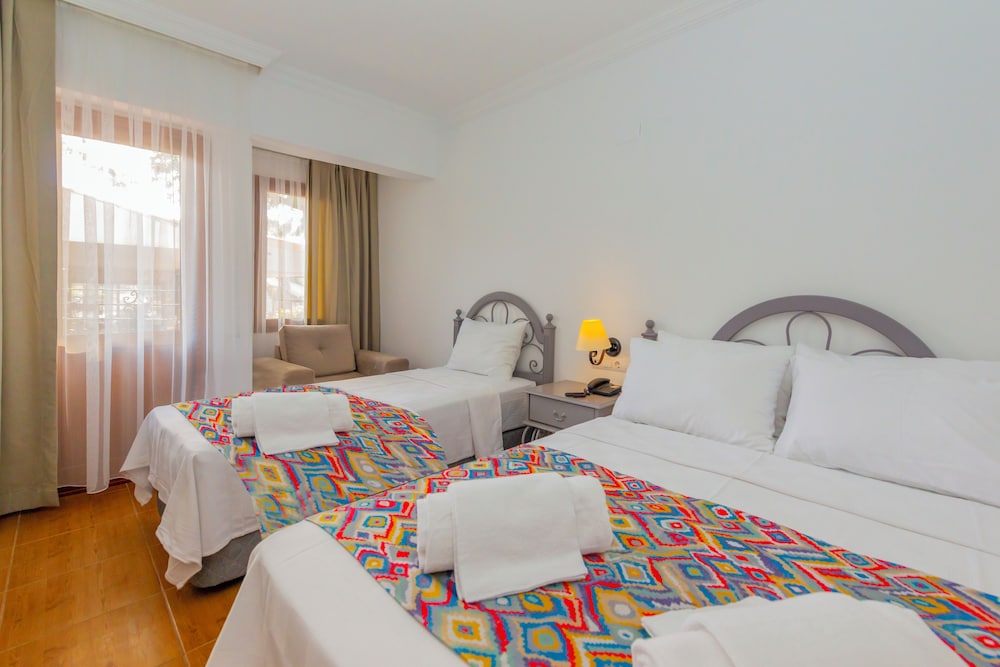 Mia Suites Hotel & Spa