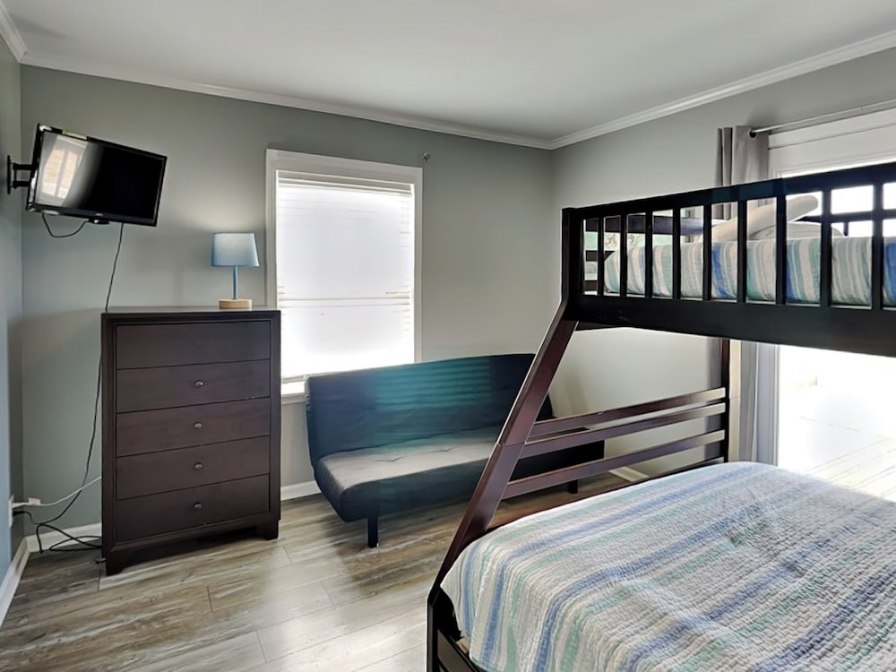 Starfish Escape by Topsail Realty