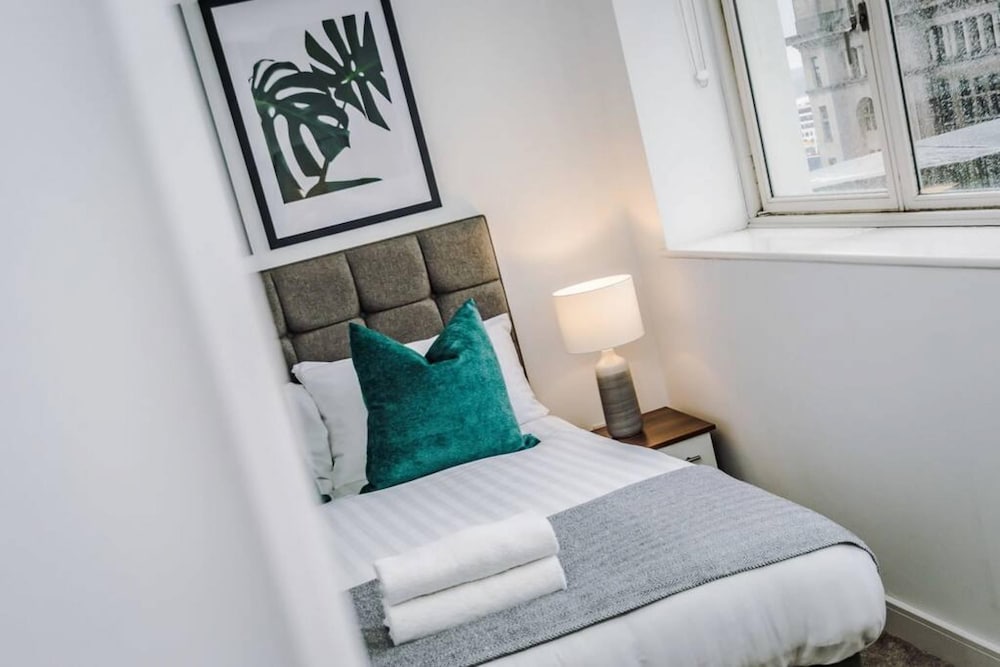 Host Stay Waterfront Penthouse