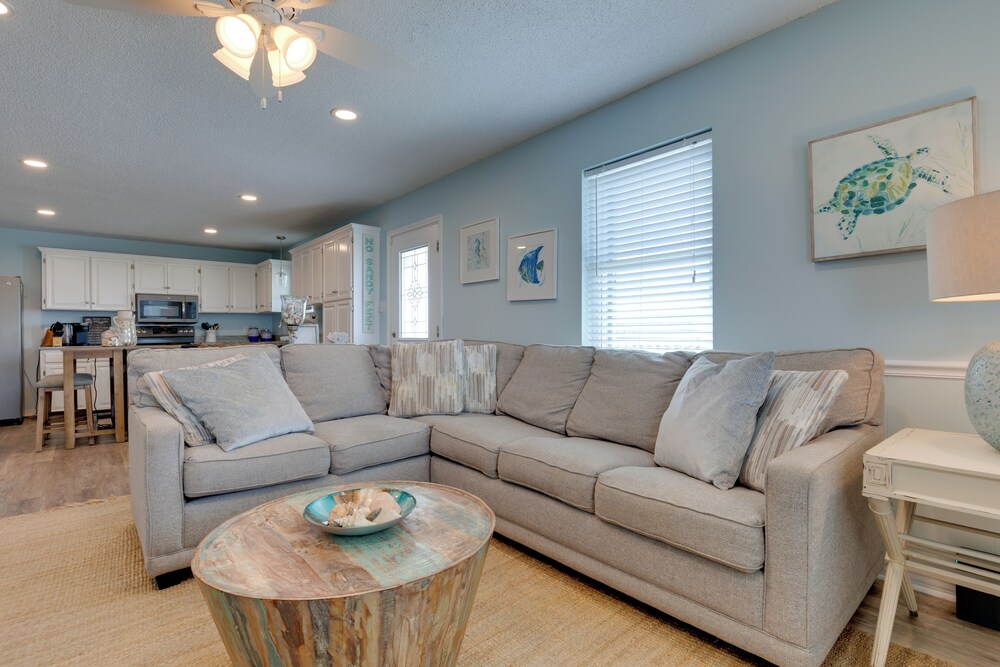 1 Block to Gulf: Dauphin Island Retreat w/ Views