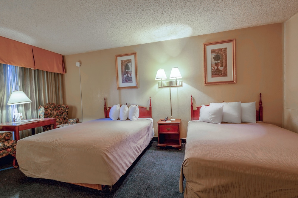 Royal Holiday Motel By Belvilla Gallup I-40