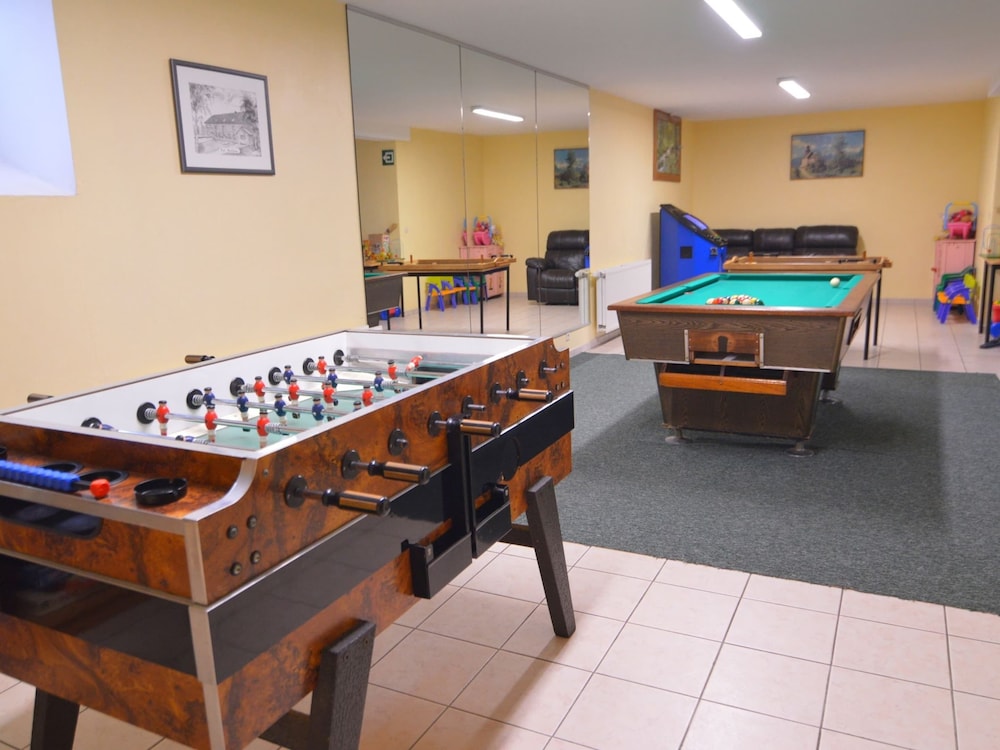 Combine City & Countryside in Well Kept House With Many Games, Next to a Farm