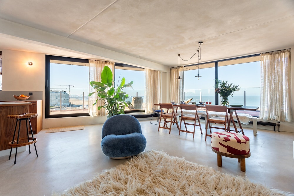 Apartment on Coast With Panoramic Views