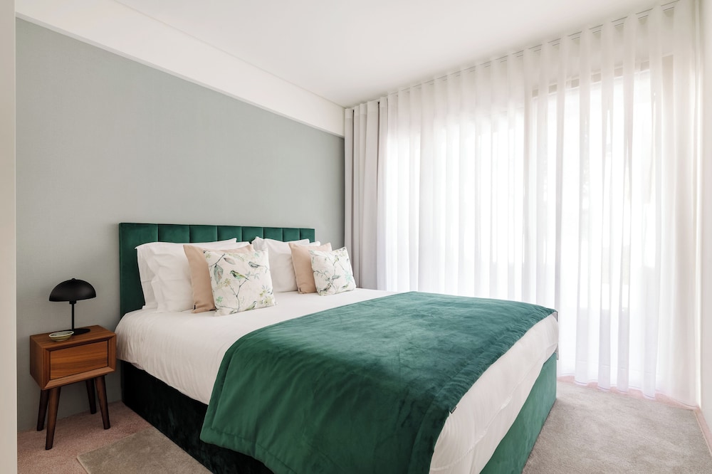 Acm002 Bombarda Homes, Pet Friendly Garden House