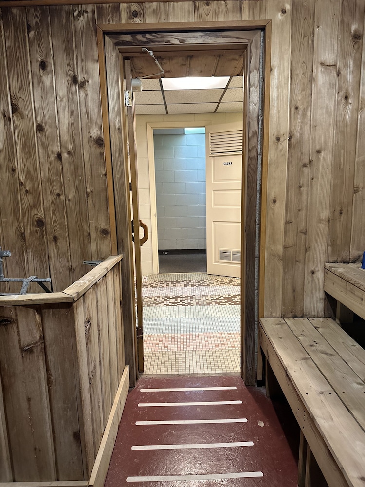 Pine View Inn