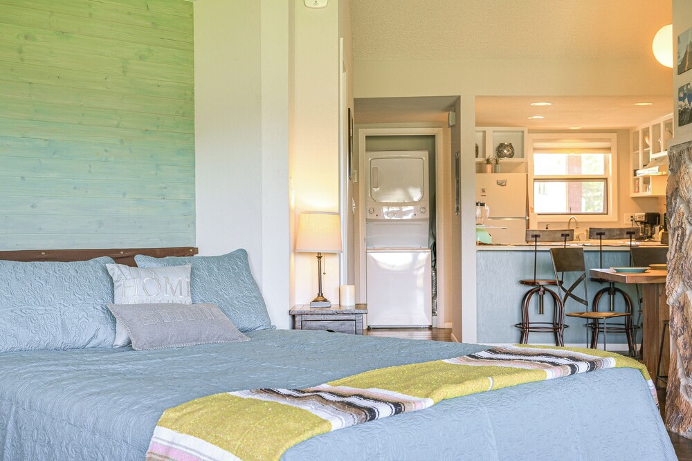 Dog-friendly Pagosa Springs Studio: Grill & Views!