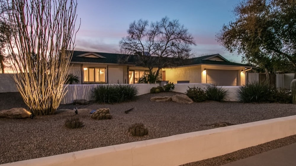 Relaxing 4 Bdrm Retreat in the Heart of Scottsdale
