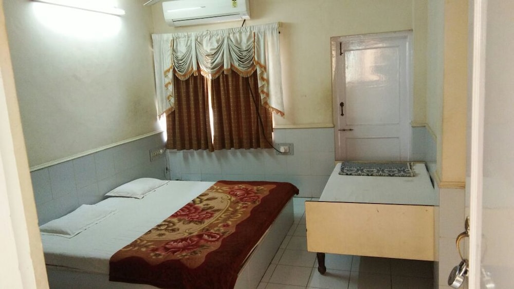 Hotel Meera