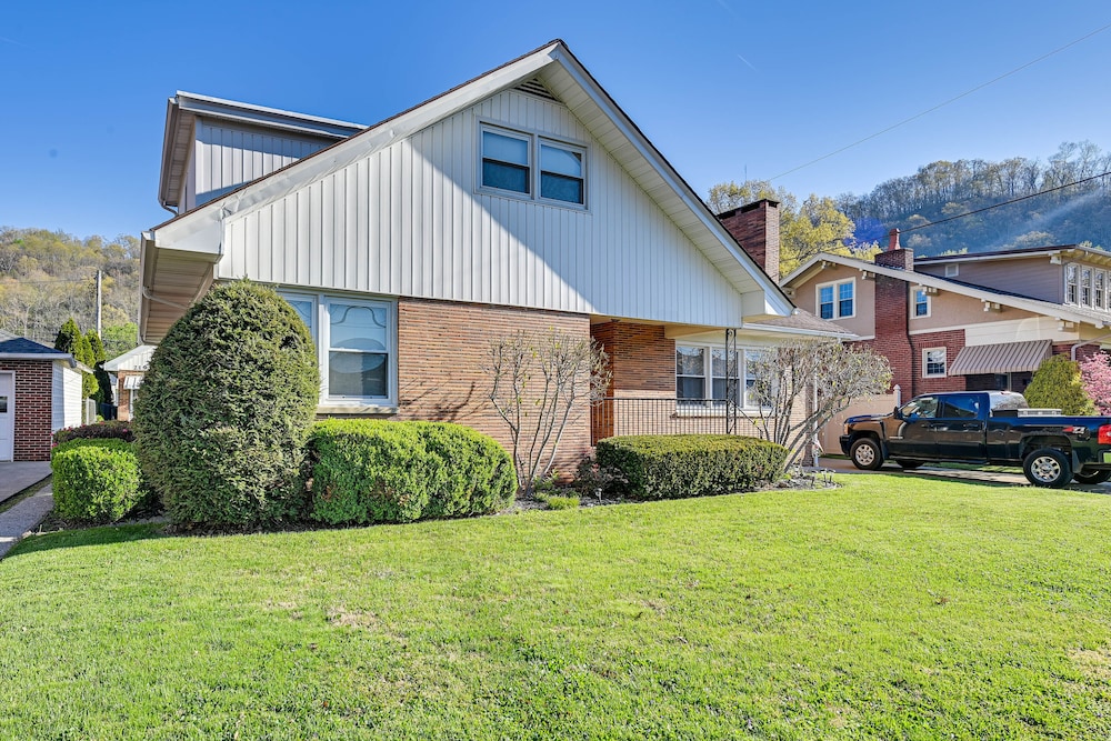 Downtown Paintsville Vacation Rental! view 5