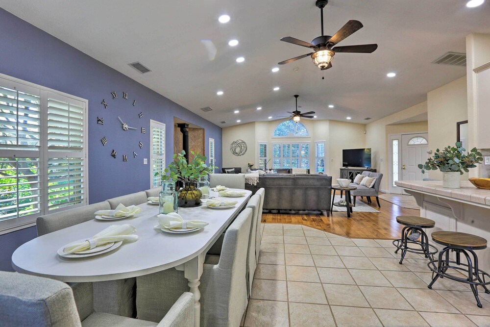 Chic Ranch-style Home on 33-acre Walnut Ranch - Property Image 11