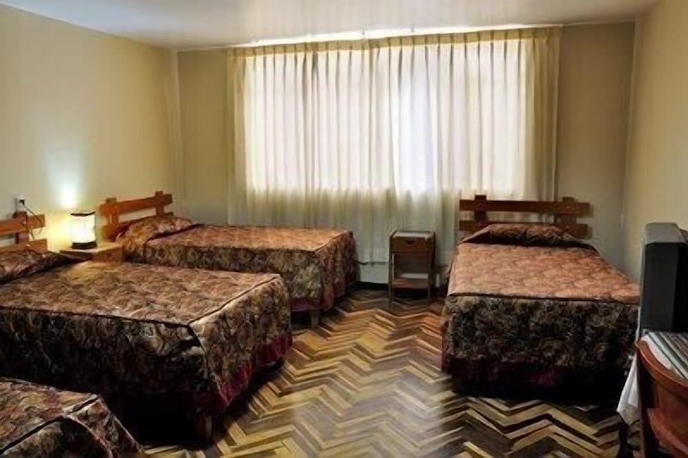 HOSTAL LOS UROS