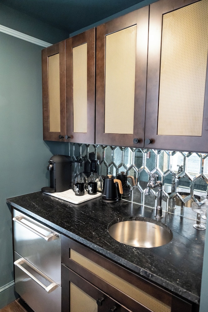 The Gas Lamp Hotel - 1BR - Tesla