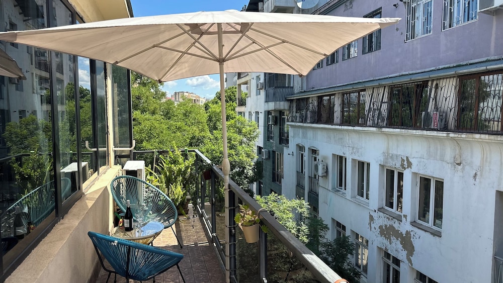 Cloudy Tbilisi Apartment