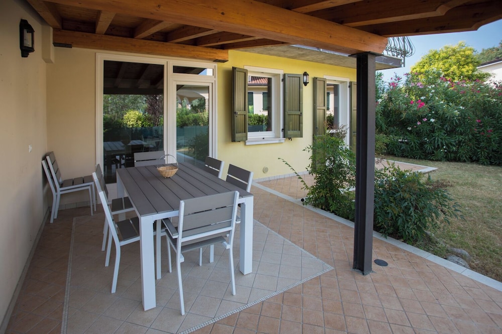 Elegant Lake Garda Villa With Garden