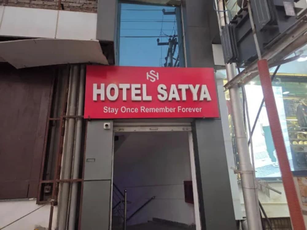 Fabhotel Satya