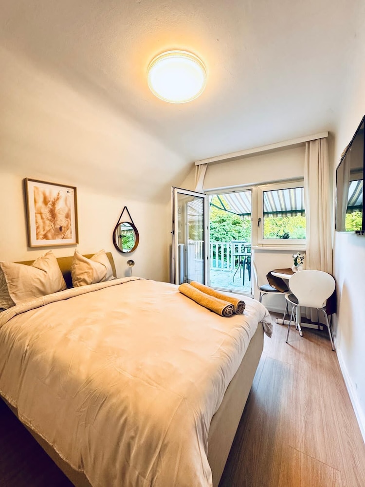 Cozy Garden Villa near Danube For 16P