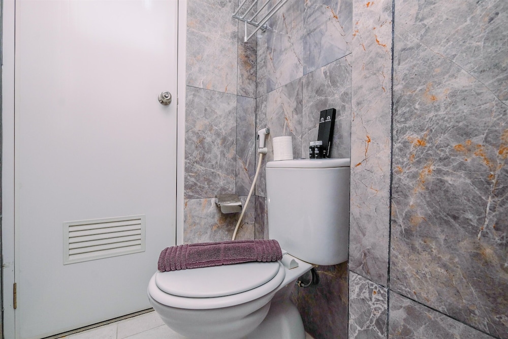 Homey Studio Room at Podomoro Golf View Apartment