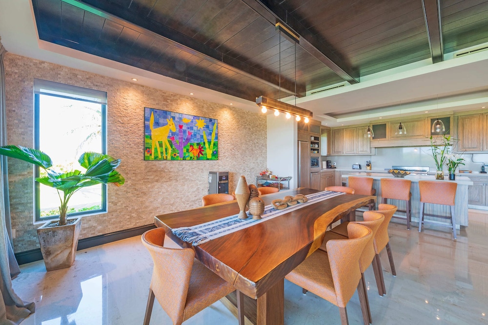 Amazing 3 Bedroom Condo - Property Image 10
