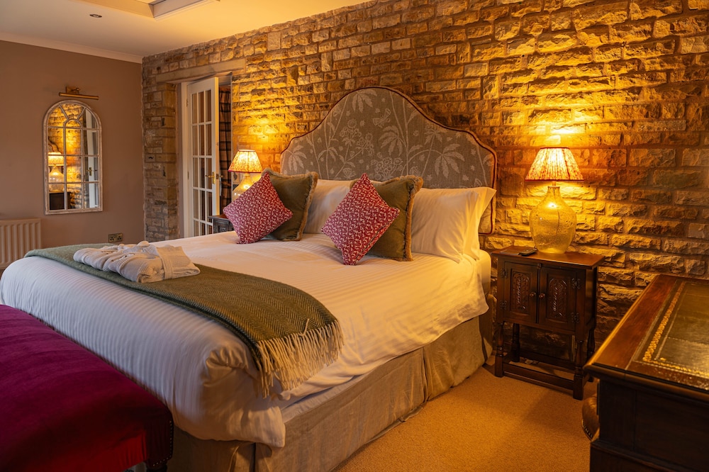 Stone House Hotel
