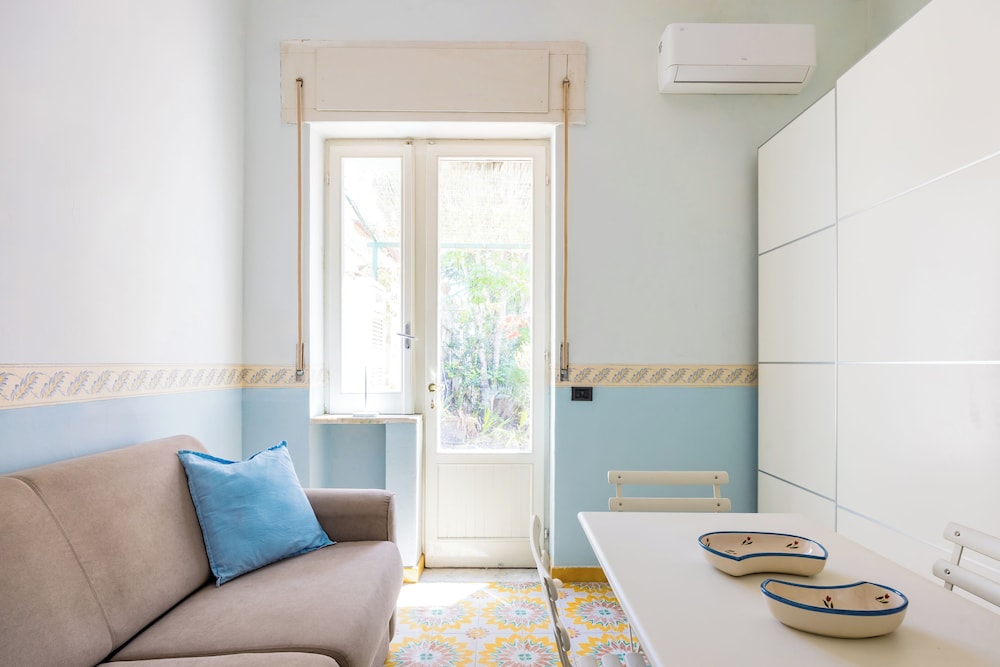 Villa Villari Terrace and Patio by Napoliapartments