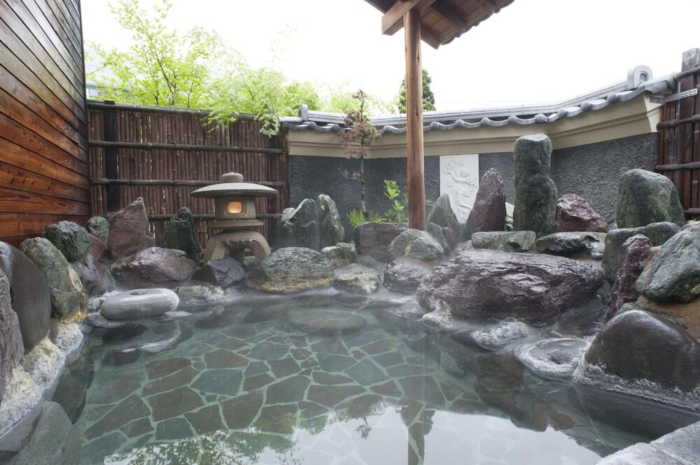 Kusatsu Onsen Kiyoshigekan