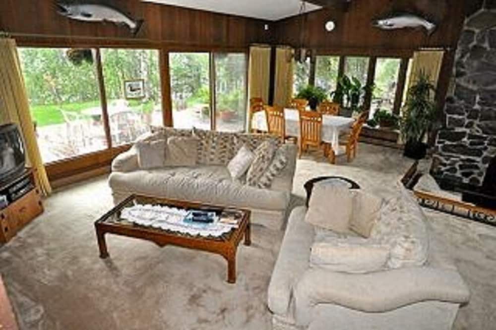 Soldotna Alaska Fishing Lodge