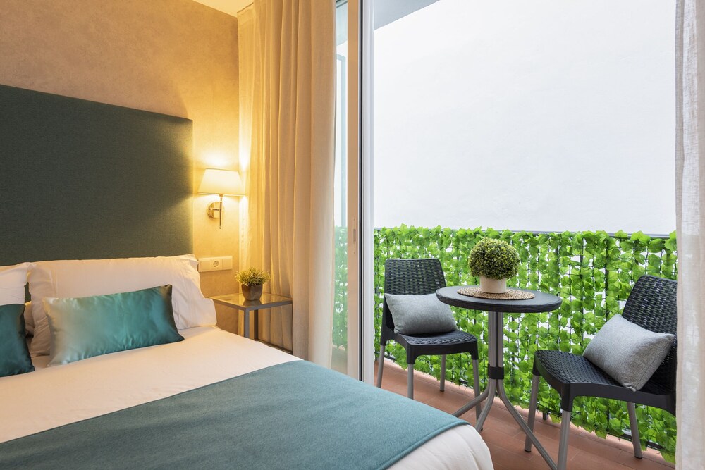2 Bd Apartment in the Center of Seville Baños II view 4