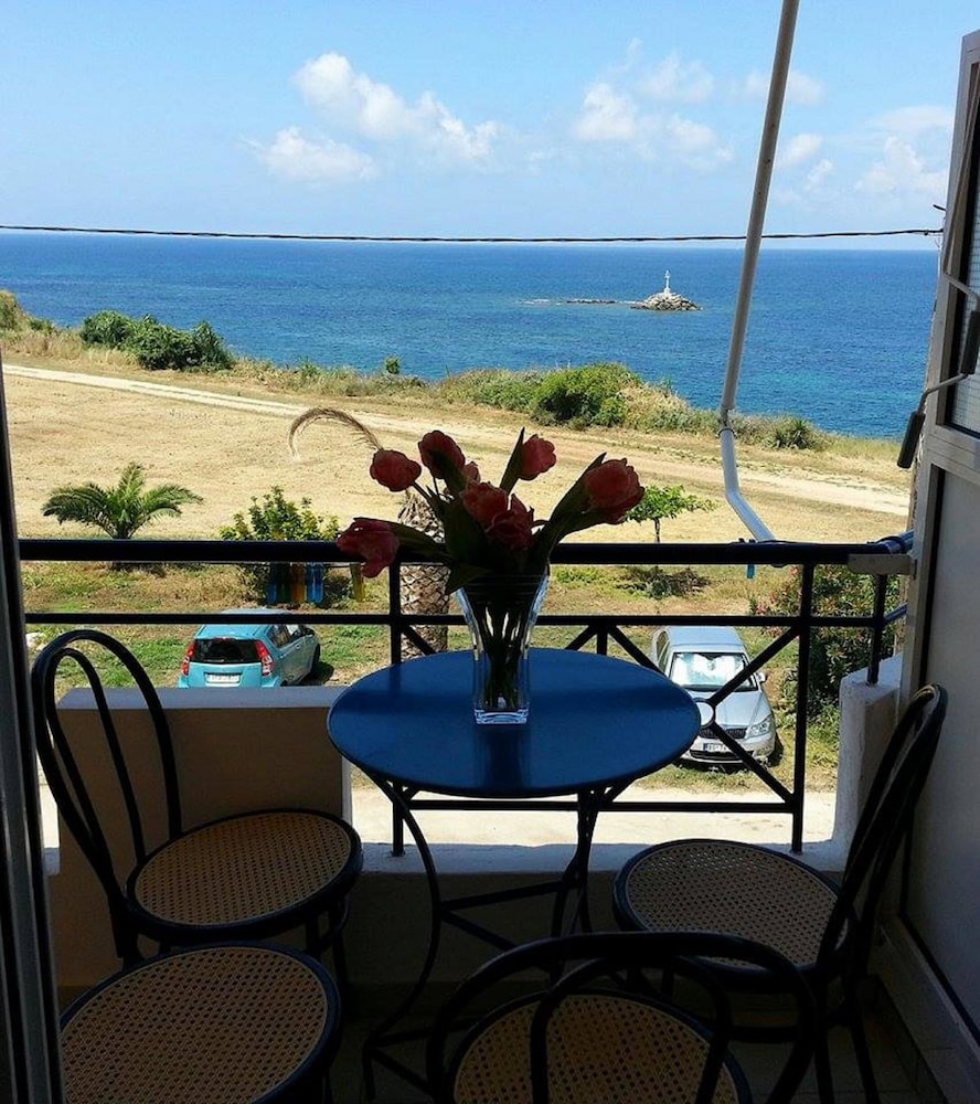 Faros Apartments
