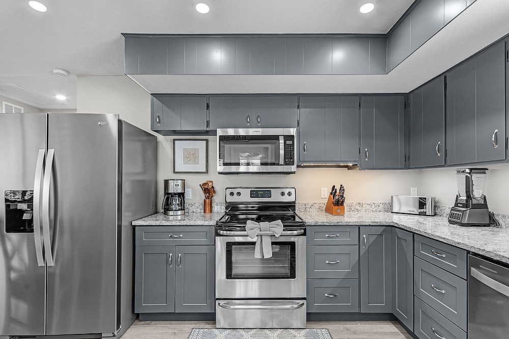 171 Canal Cove: 2br W/ Canal Views 2 Bedroom Home