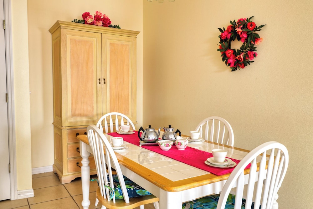 Arler House - Amazing 4 Bed 3 Bath - Private Pool