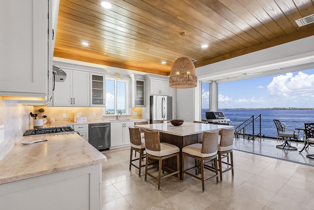 319 Bay & Beach Blessings: Pool Home W/ Water Views! 4 Bedroom Home