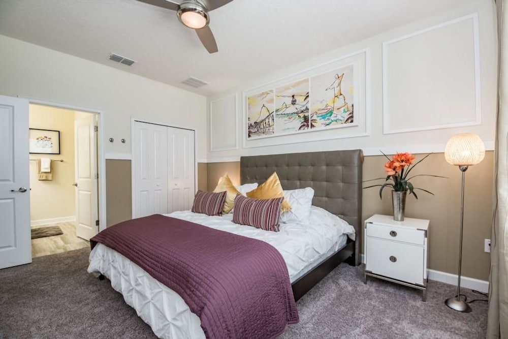 6 Bedroom 5 Bathroom Vacation Home - Image 5