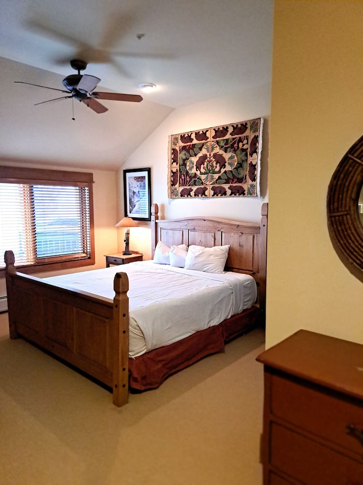 3br Ski-in/ski-out~on Mountain~lone Eagle 3053 3 Bedroom Condo by RedAwning view 2
