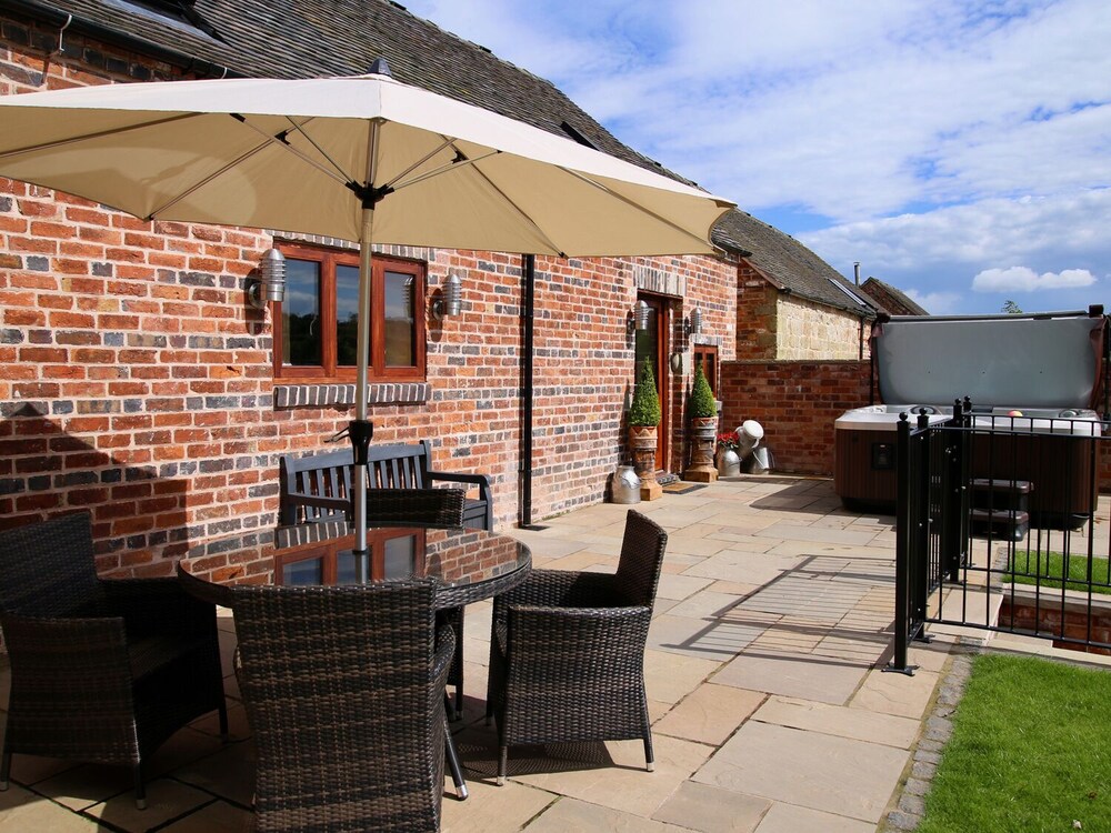 Stoke-on-trent Vacations - Manor Barn - Property Image 6