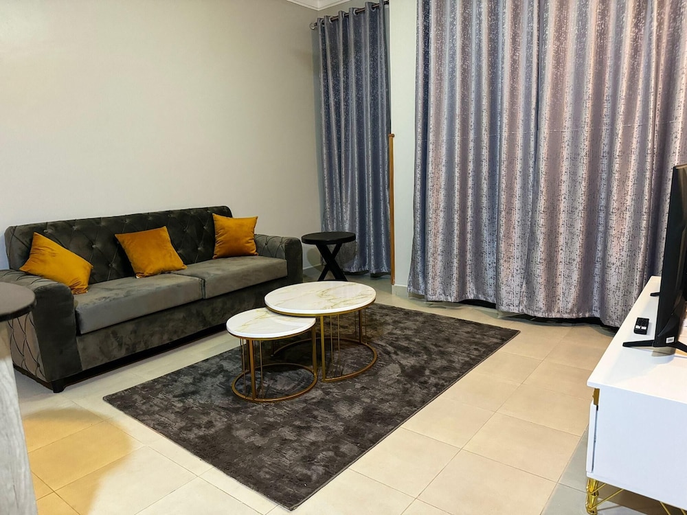 1 Bed-uganda-2people-wifi-closetocity-parking