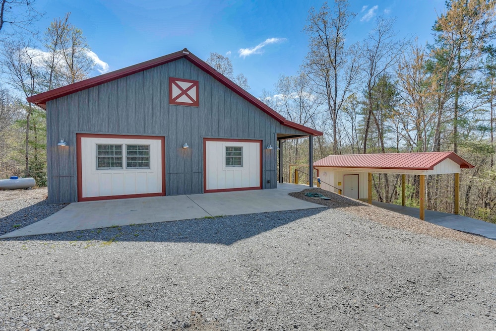 Mineral Bluff Cabin Rental w/ Private Hot Tub!