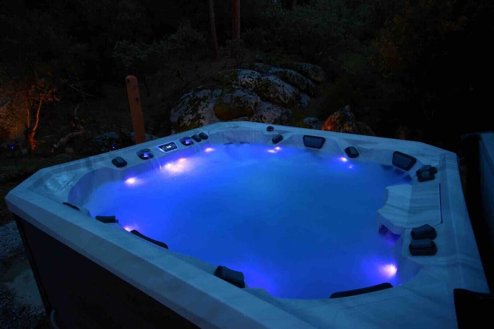 Red Tail Retreat in Mariposa