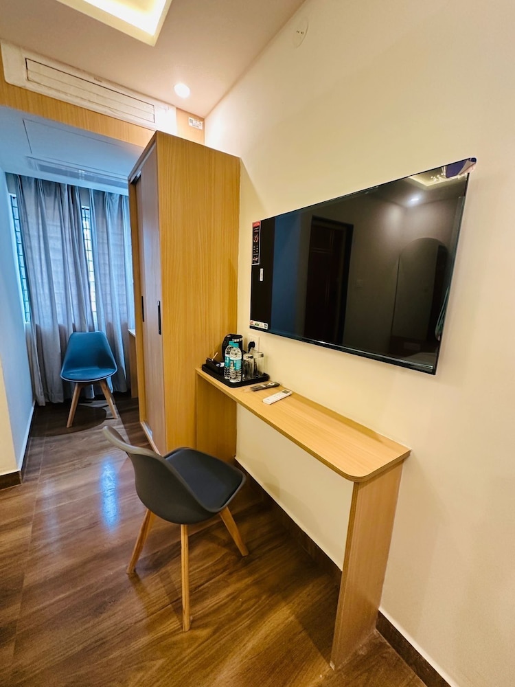 Hotel Nova Suites, Bellandur Gate, Sarjapur Road