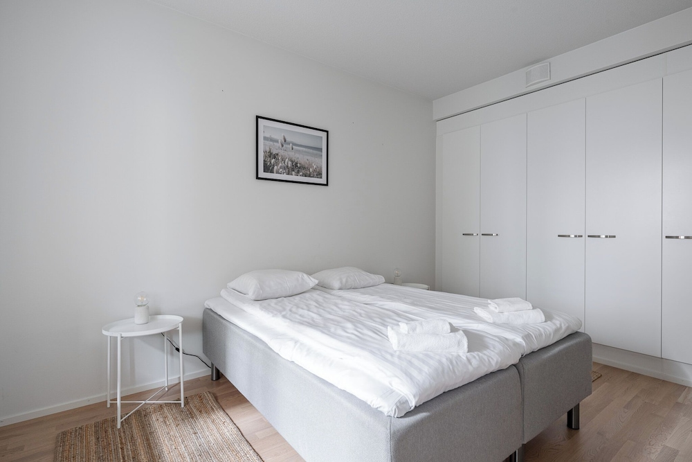 Homelike 1BR Apt with Sauna & Balcony at Pyynikki