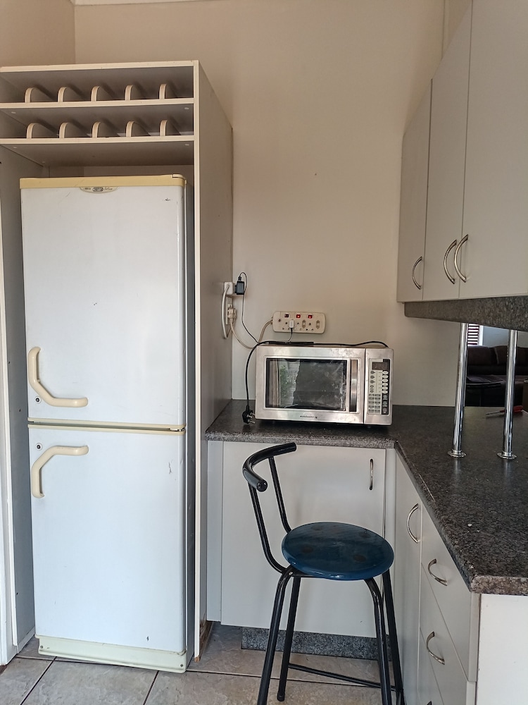 JM TOURS & SAFARIS GUESTHOUSE