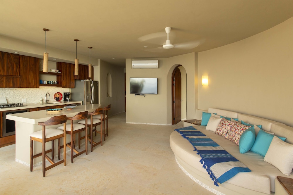 Punta Majahua Condos