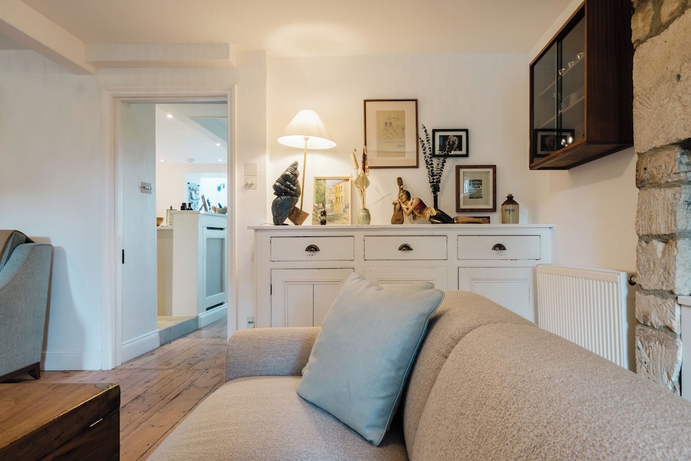 Historic 3 BD Cottage in the Cotswolds