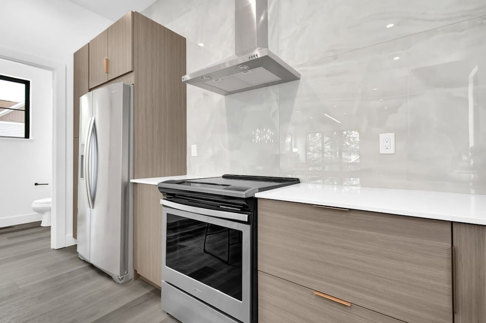Stylish Getaway -columbus-3 Bedroom Masterpiece